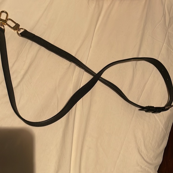 Louis Vuitton - Picture 8 of 8